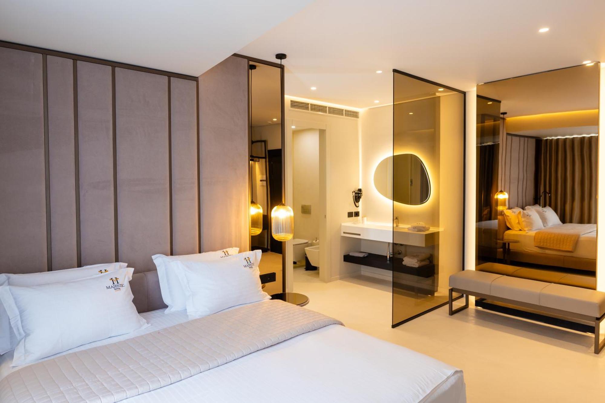 Hotel Majestic Radhime Bagian luar foto