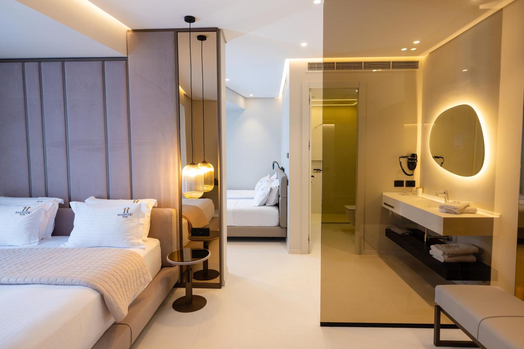 Hotel Majestic Radhime Bagian luar foto