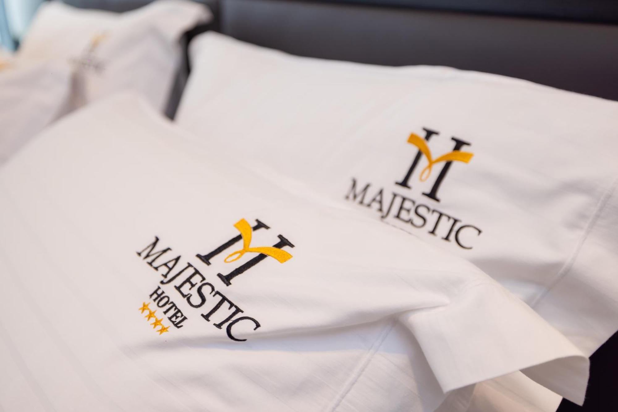 Hotel Majestic Radhime Bagian luar foto