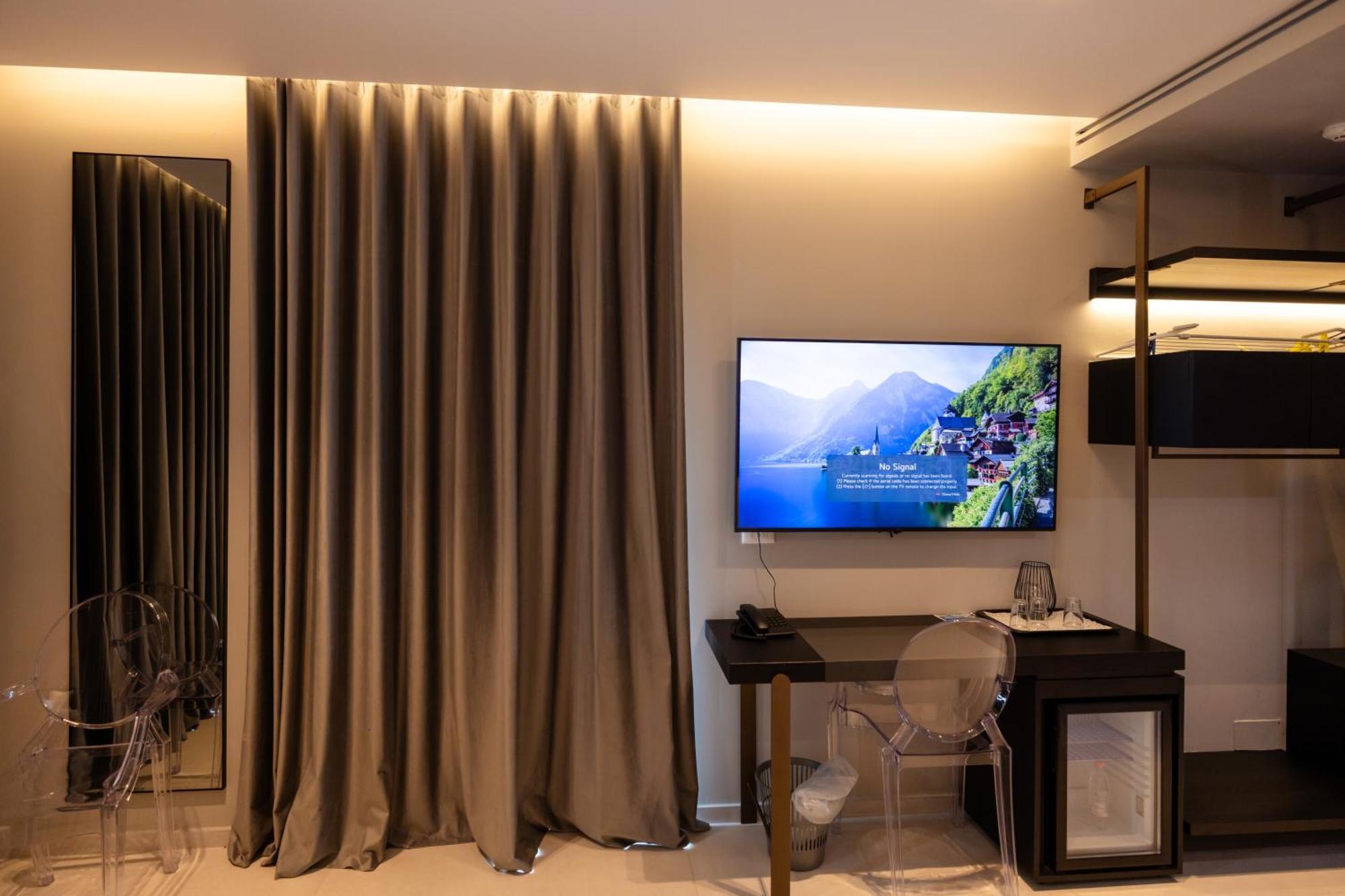 Hotel Majestic Radhime Bagian luar foto